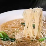 娱乐吃瓜酱面条视频,揭秘网红美食背后的故事