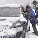 乌鲁木齐暴雪,城市交通受阻，市民生活受影响